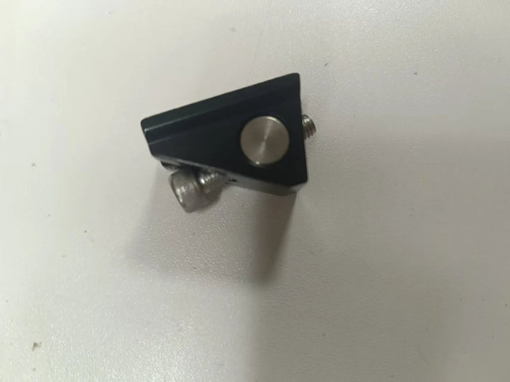 R08 seat post clamp