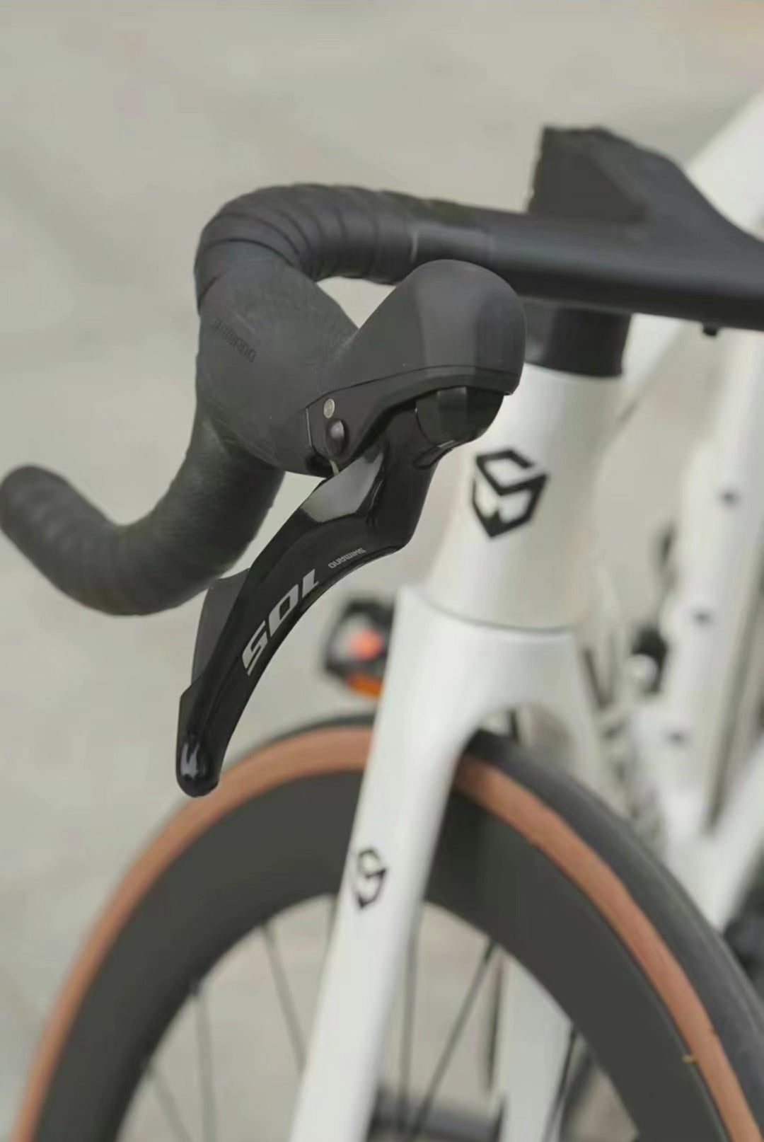 Bicicleta de estrada Aurora 7.2 totalmente em carbono 24S