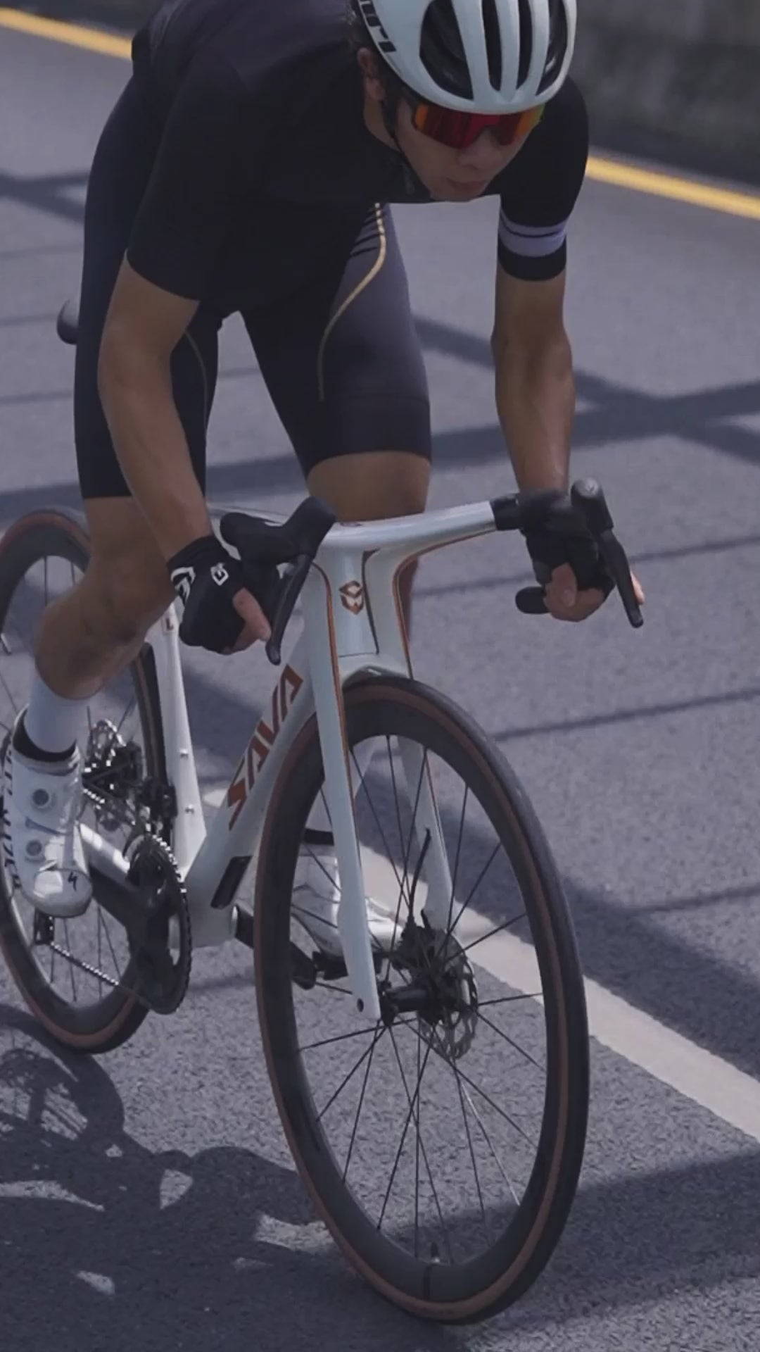 Bicicleta Dream Maker 105 Di2 totalmente em carbono 24S
