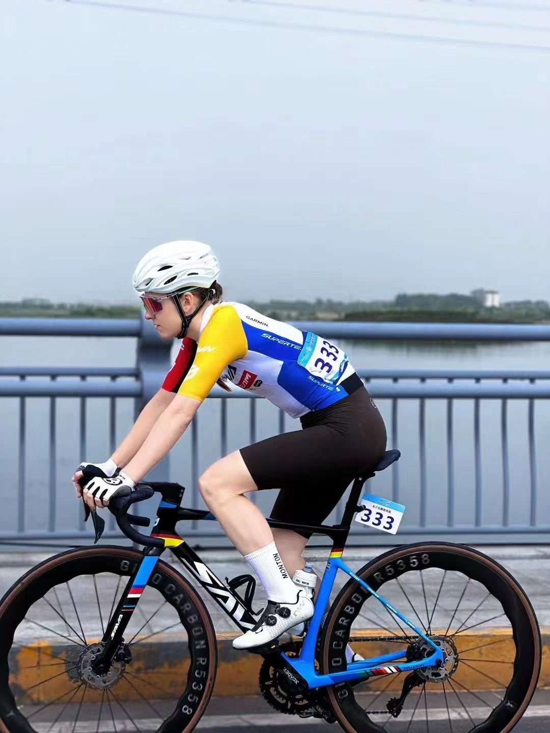 カーボンファイバー レーシング バイク|UCI バイク – SAVA Carbon Bike