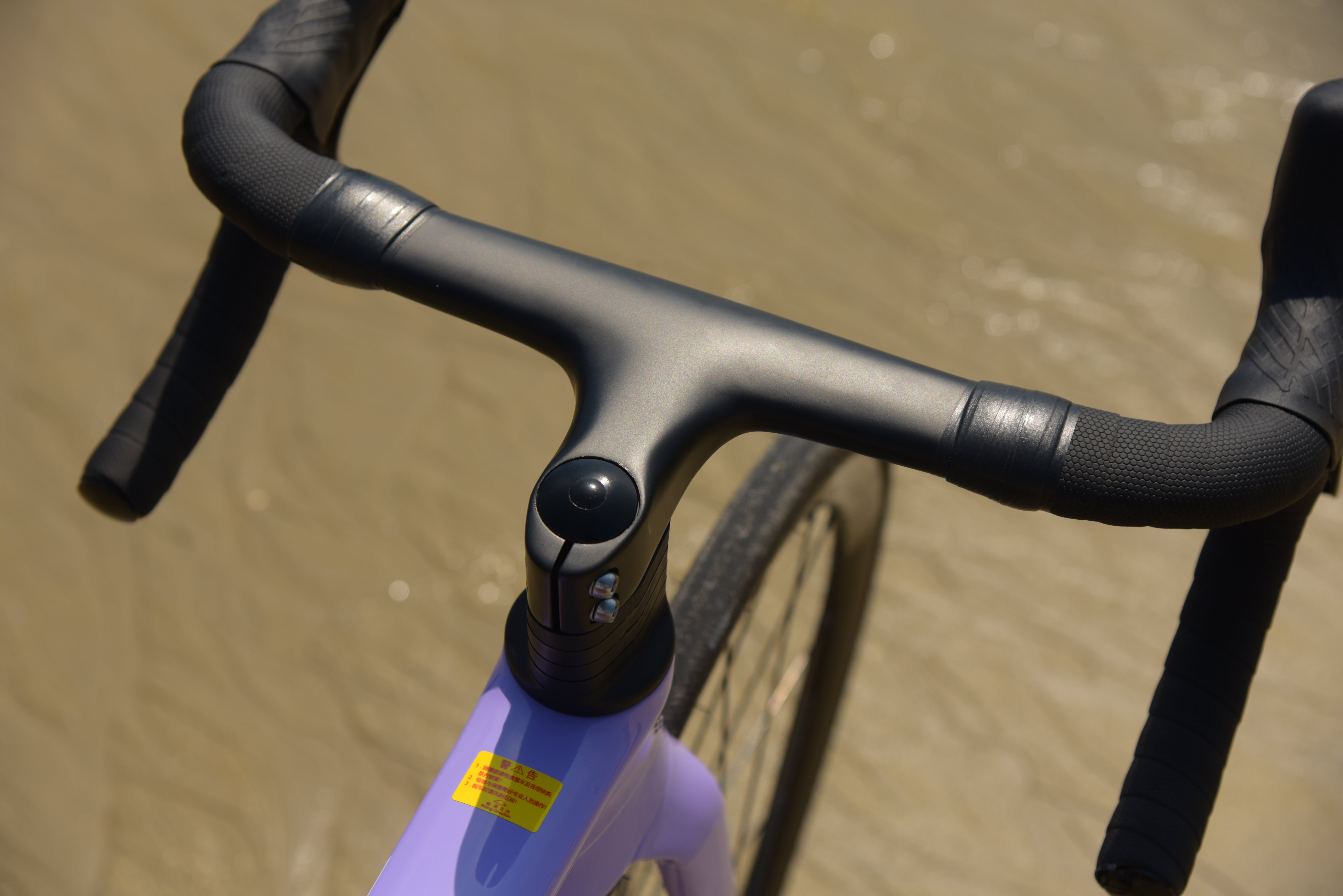 A4 integrated wind-break handlebar - real shot at the beach