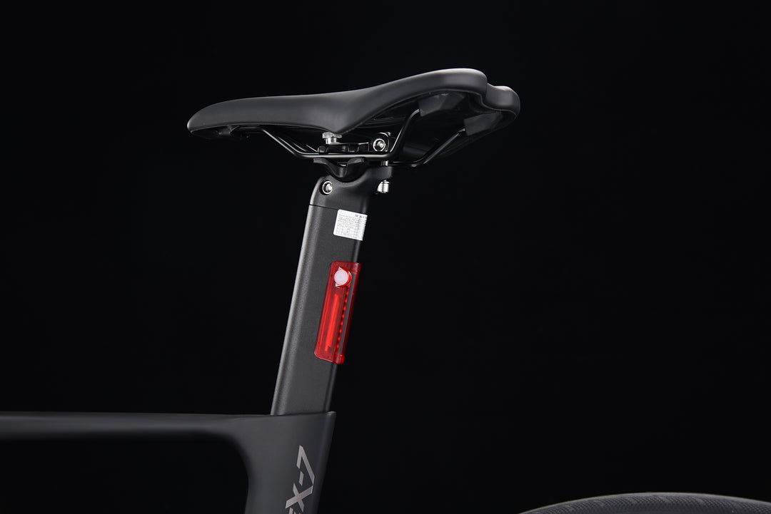 Recessed taillight seatpost-EX7