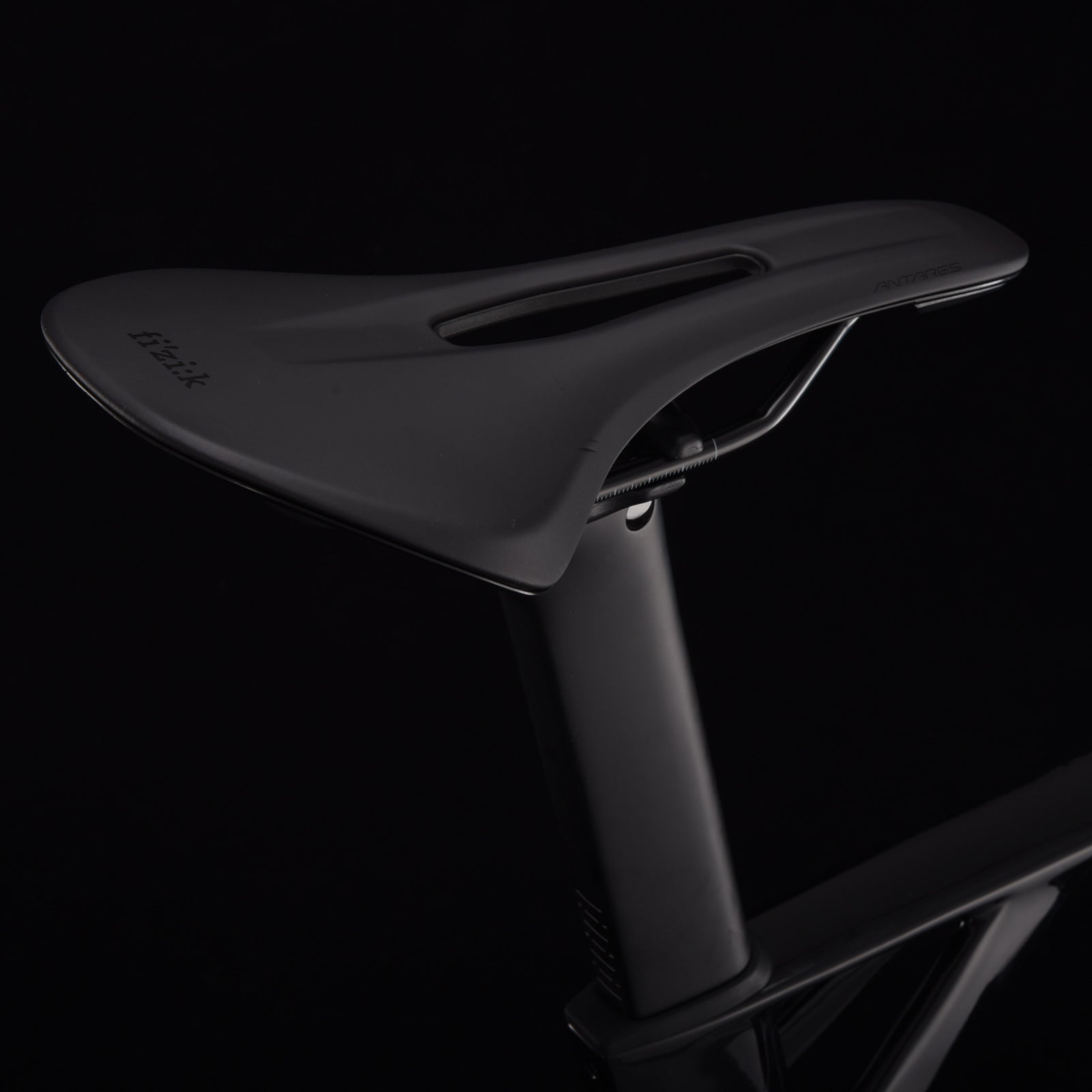 Blade SLR8 saddle