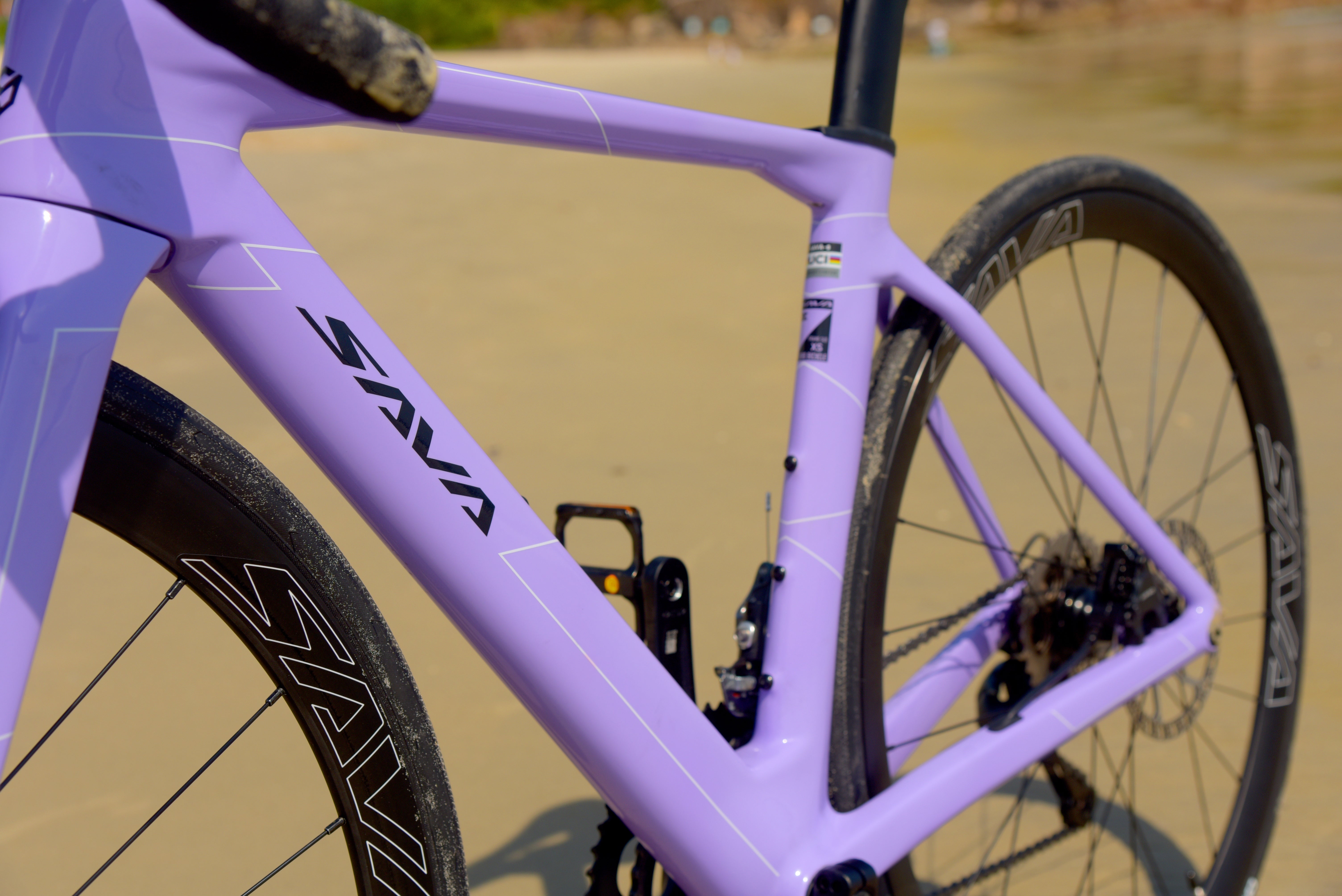  Exquisite stylish painted A4 carbon frame-real shot