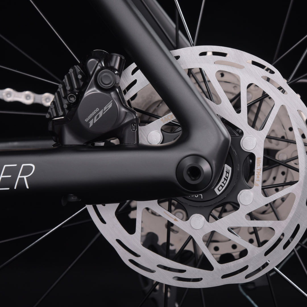 Shimano 105 Hydraulic Disc Brake Caliper on KOOTU Rider 7.1 Carbon Road Bike 