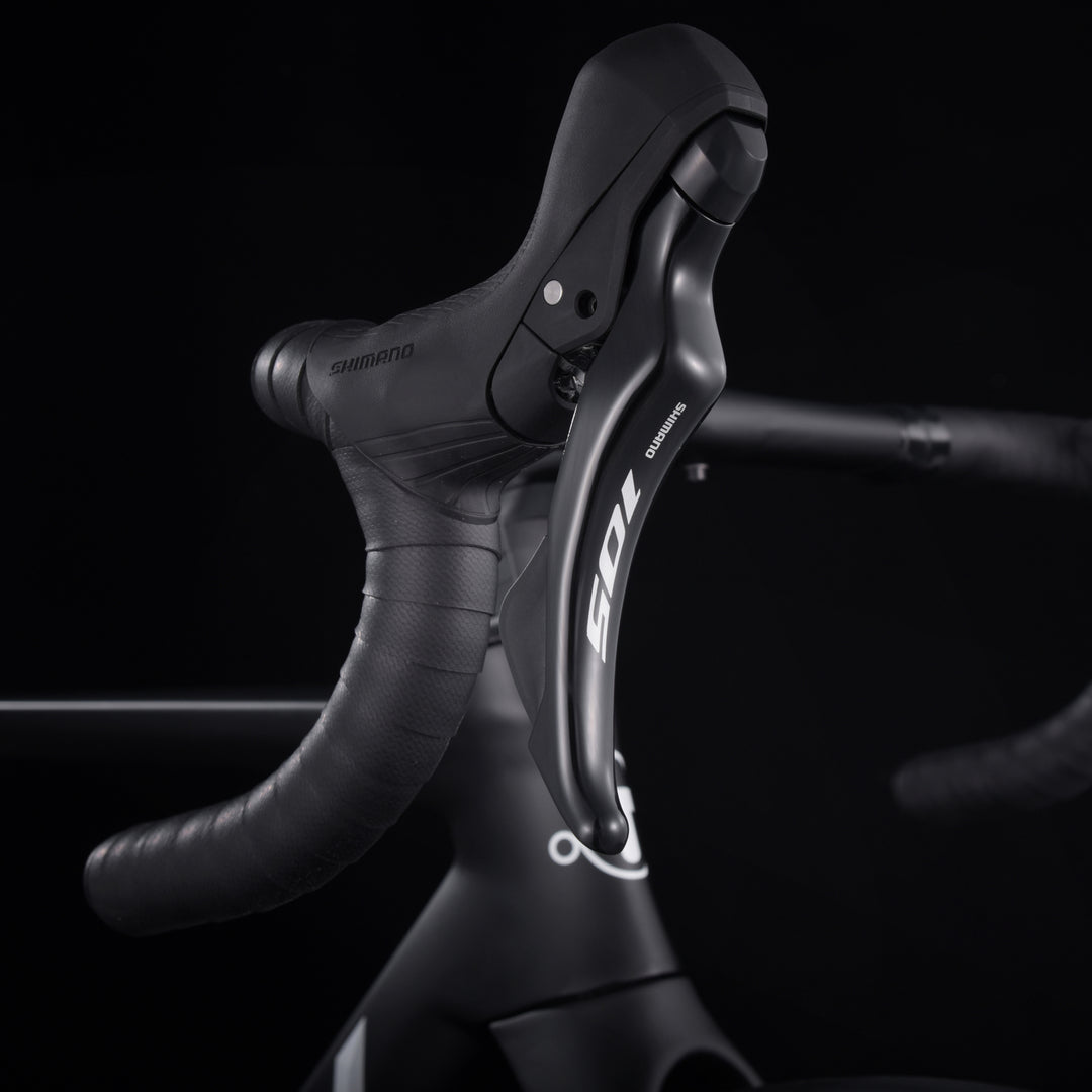 Shimano 105 STI Hydraulic Disc Brake Shifter on KOOTU Rider 7.1 Carbon Road Bike Handlebar
